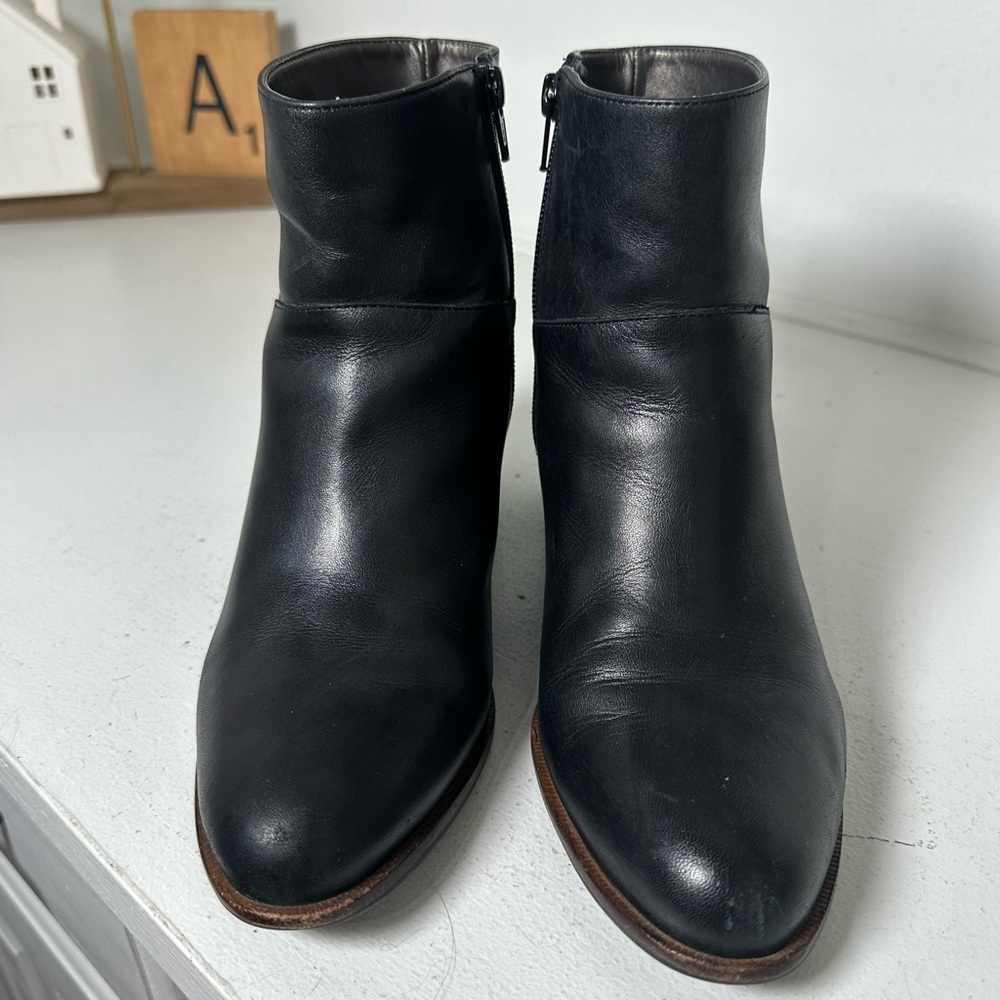 Talbots Women’s 8.5M Black Leather Ankle Boot Classic Zip Booties Made in Brazil - Picture 2 of 8